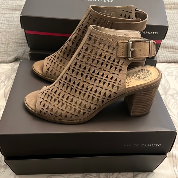 Vince Camuto Almond Beige heeled sandal size 8.5 - Picture 1 of 5